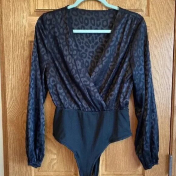 Shein Black Satin Bodysuit Size Medium Embossed Leopard Print Snap Closure NWOT - Picture 1 of 5